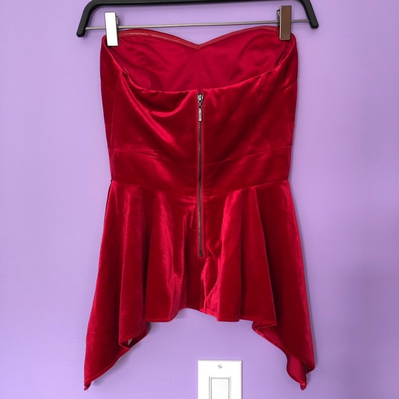 New With Tags Guess Velvet Peplum Top - Picture 3 of 4